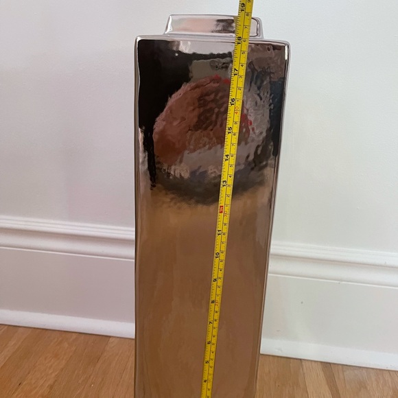 Ceramic silver metallic vase - Picture 3 of 4